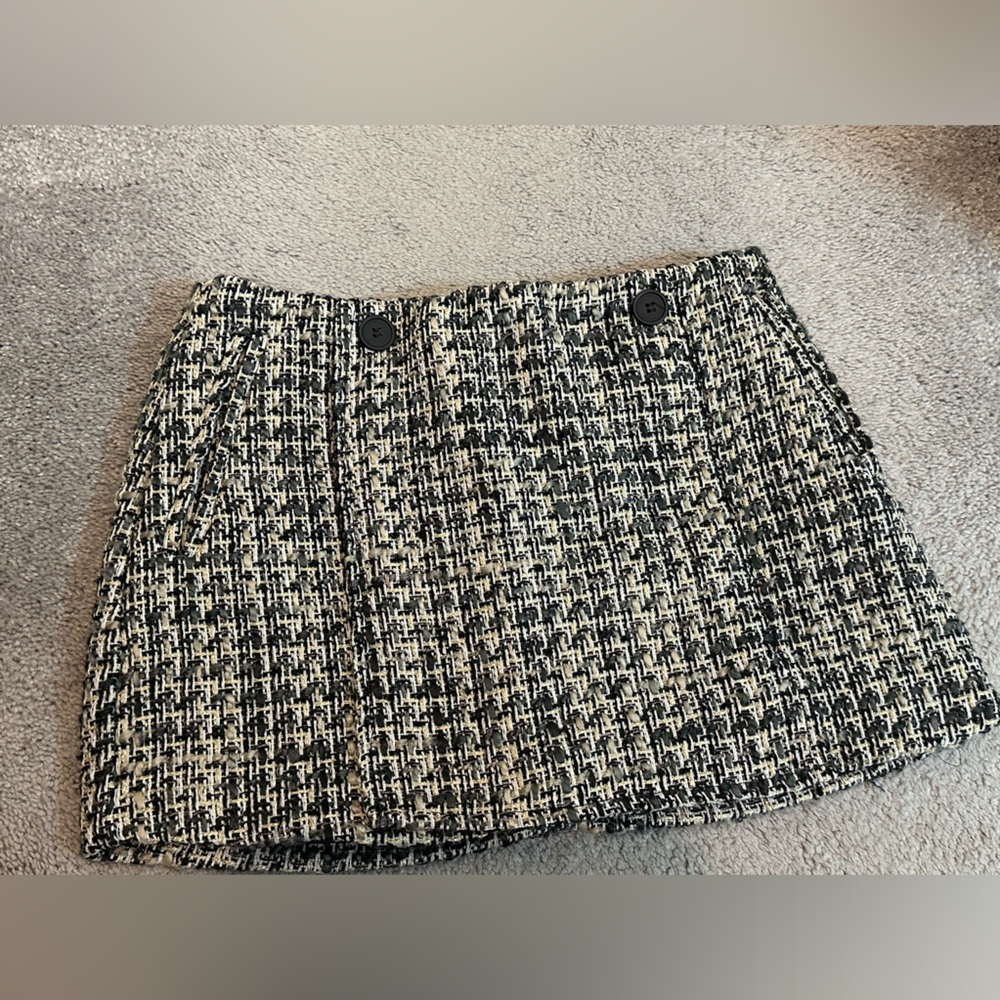 Forever 21 Black and White Mini Skirt